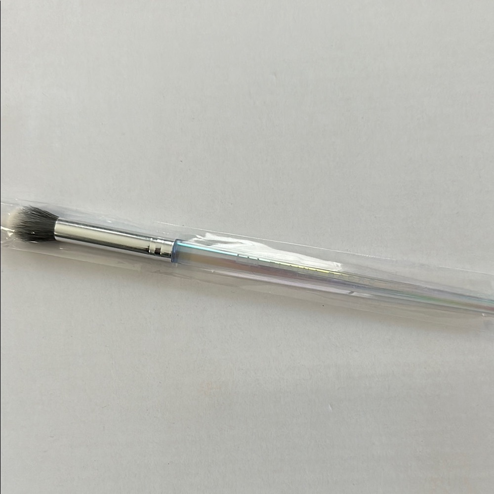 Elaina Badro Crease Brush